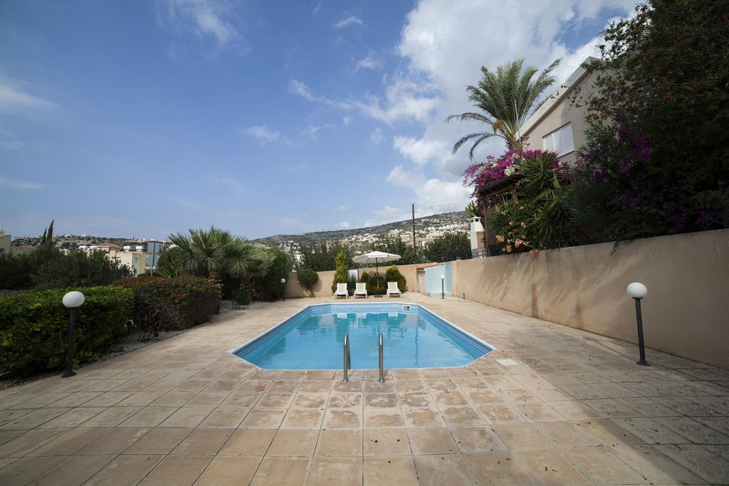 The Marilouize Apartment Peyia Zimmer foto